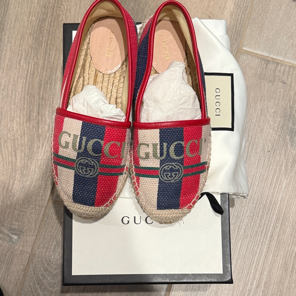 Gucci flats